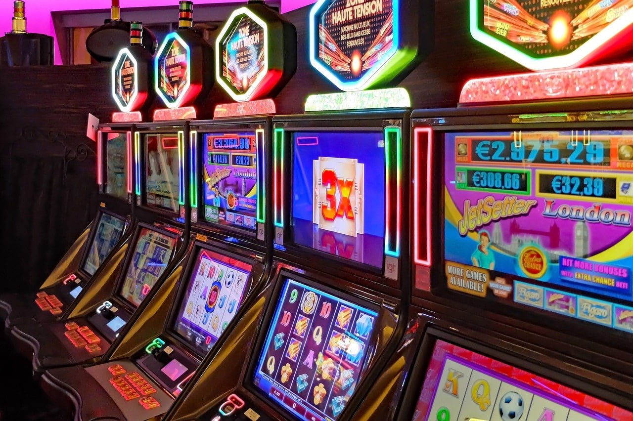 Filipino player enjoying fish game arcade shooting on slotvip link mobile browser